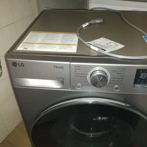 MAQUINA LAVA E SECA NOVA USOU 4 LAVAGEM LG COM BRINDE DE OUTRA MAQUINA