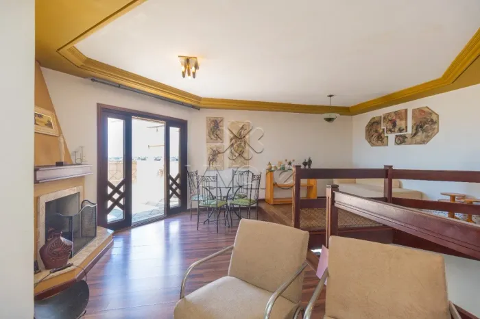 Cobertura 3 quartos e 2 vagas - Bairro Água Verde - à venda
