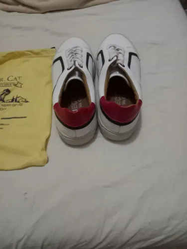 Tênis em couro,marca Mr.Cat