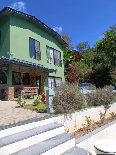 Excelente chácara com 1.072m² em Condomínio ES.