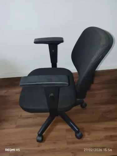 Cadeira de escritório profissional cavalett