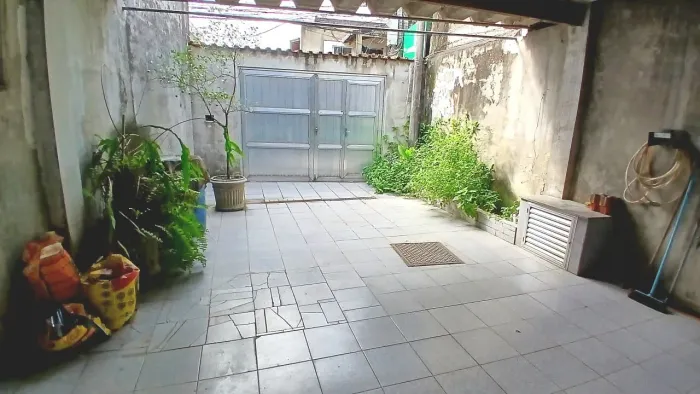 Casa para Locação em Nova Iguaçu, Cerâmica, 2 dormitórios, 1 banheiro, 1 vaga