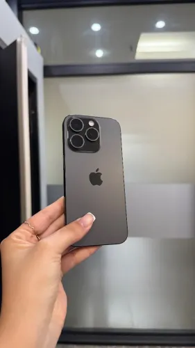 IPHONE 15 PRO PRETO COM 128 GB SEMINOVO