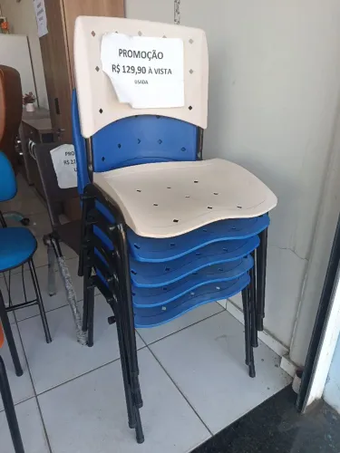 Cadeiras em promoção