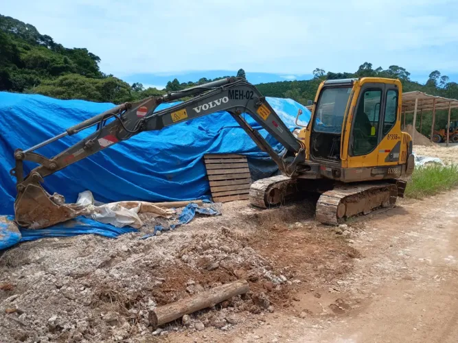 Mini escavadeira Volvo EC55B 2012