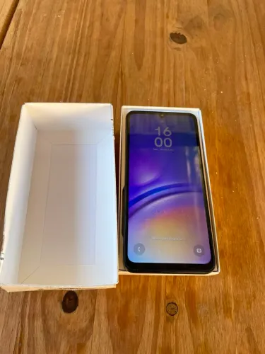 Samsung Galaxy A05 128 GB em estado impecável