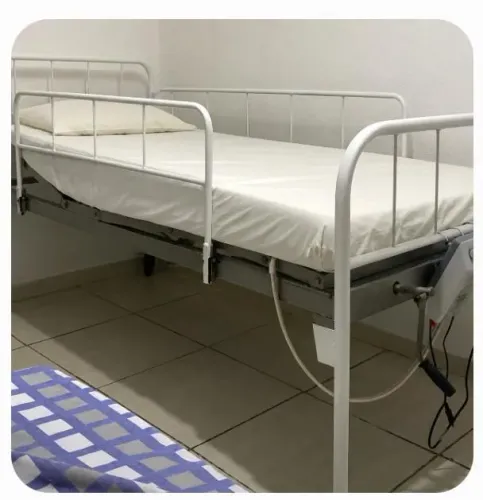 Cama Hospitalar Em Perfeito Estado