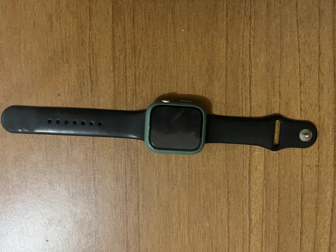 Apple Watch Series 7 GPS Prata com Pulseira Preta
