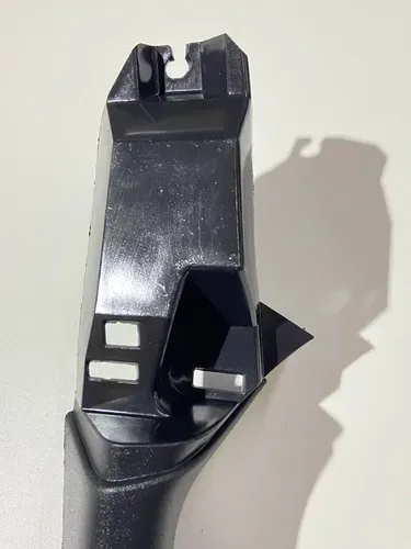 Moldura Esquerdo Tampa Traseira Land Rover Discovery Sport