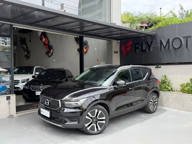 Volvo XC40 XC 40 T-5 Híbrido Momentum 1.5 262cv 2021