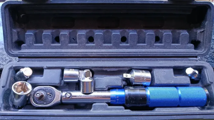 Torquímetro 2-14N.m 1/4" + jogo de soquetes hexagonal e torx extendidos