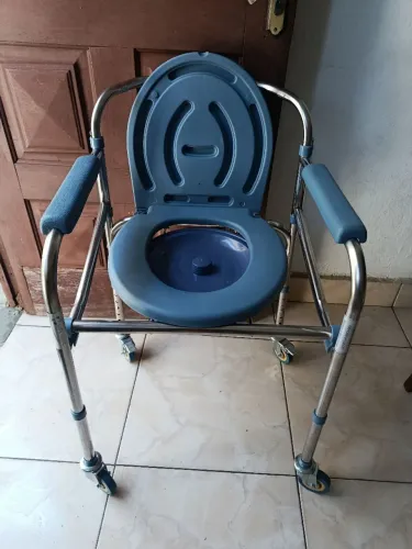 Cadeira Higiênica/ Banho NUNCA USADA