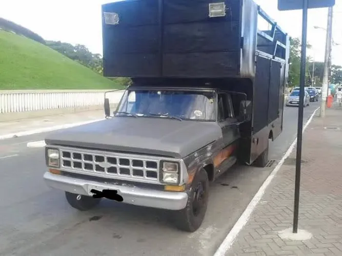 Vende-se carro de som completo com todos equipamentos 