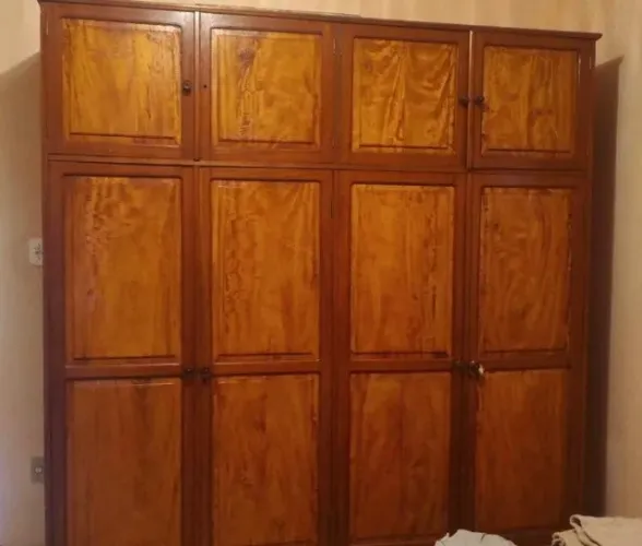 Guarda roupa de casal de madeira