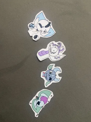 Adesivo dos meus personagens furry 1 raposa 1 gato e 2 dragões
