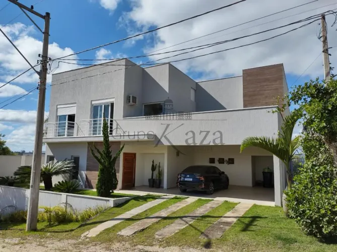 Casa Condomínio - Loteamento Residencial Parque Lago Dourado - Jacareí - 3 Dormitórios - 3