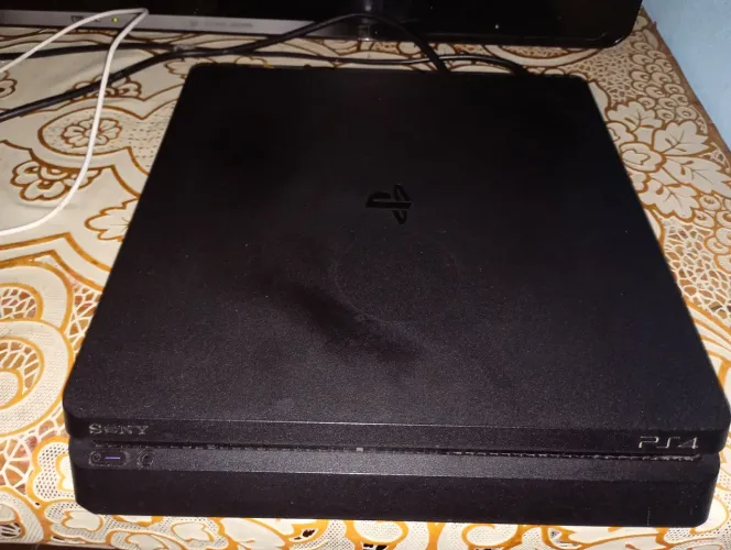 Ps4 Slim 1TB + 10 jogos digitais + controle original 