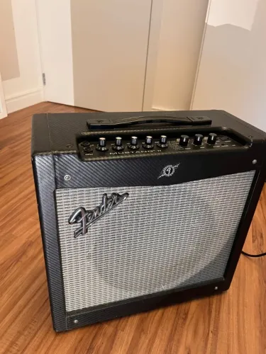 Amplificador Fender Mustang II