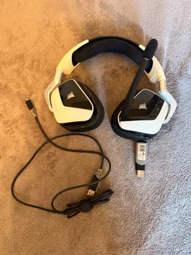 Headset corsair void elite 7.1 RGB Branco usado