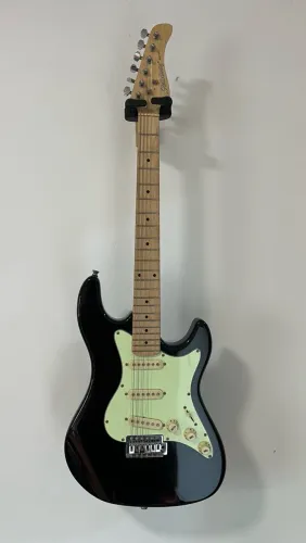Guitarra Stratocaster Strinberg STS-100