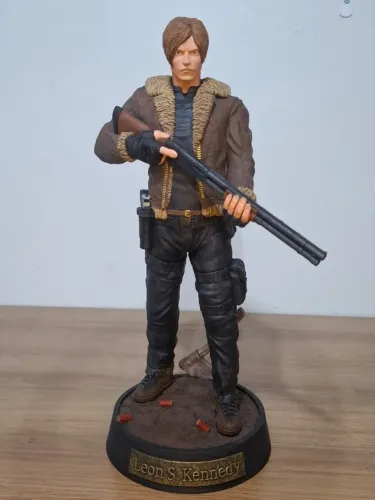 Action Figure (30CM) - Leon Scott Kennedy