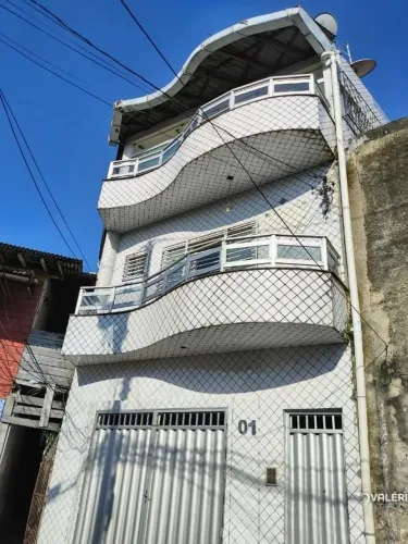 PRÉDIO PARA FINS COMERCIAIS E RESIDENCIAIS