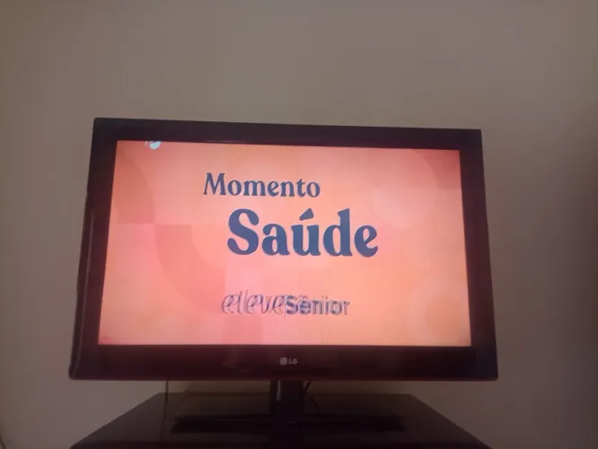 Tv LG cinema 3D, 32 polegadas modelo 32LM3400, incluso 1 par de óculos 3D