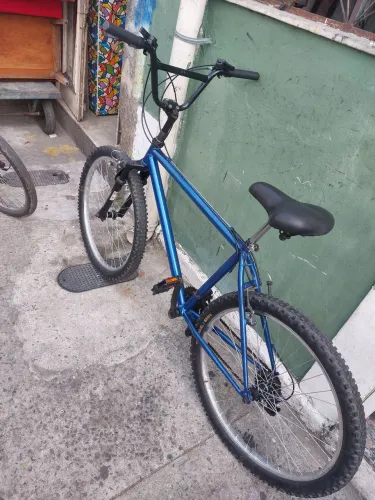 Bike semi nova, em perfeitoestado de uso, tudo funcionando perfeitamente..