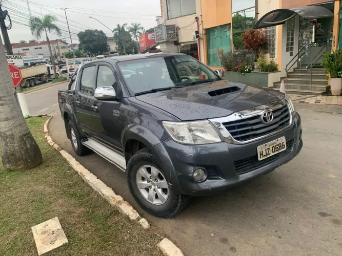 Toyota Hilux CD SRV D4-d 4X4 3.0 TDI Diesel AUT 2012