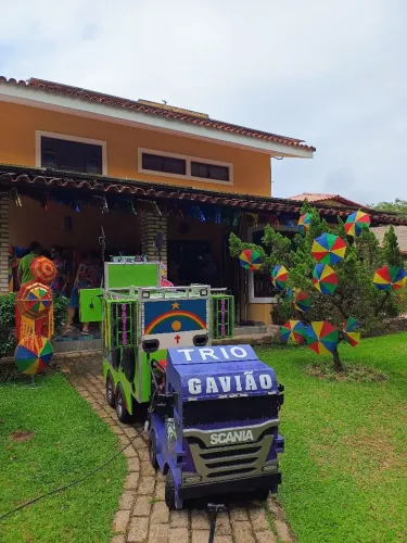 MINI TRIO ELÉTRICO PARA FESTAS * 