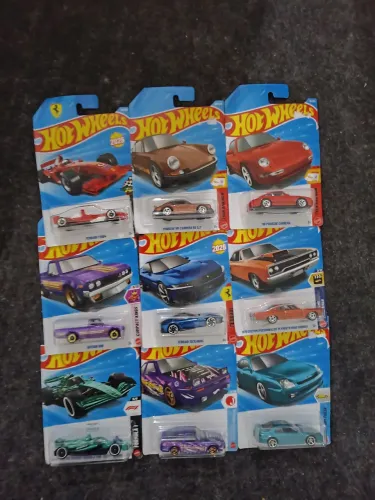 Combo com 9 hotwheels