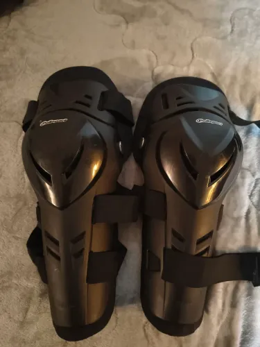 Joelheira Articulada Polisport Devil (Motocross / Trilha) - Excelente Estado