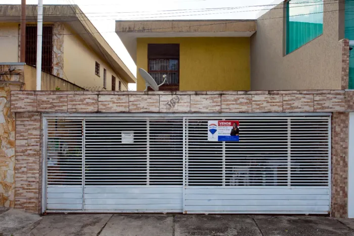 Casa para venda e locação em Jardim São José (Zona Norte) com 3 quartos, sendo 1 suíte, 12