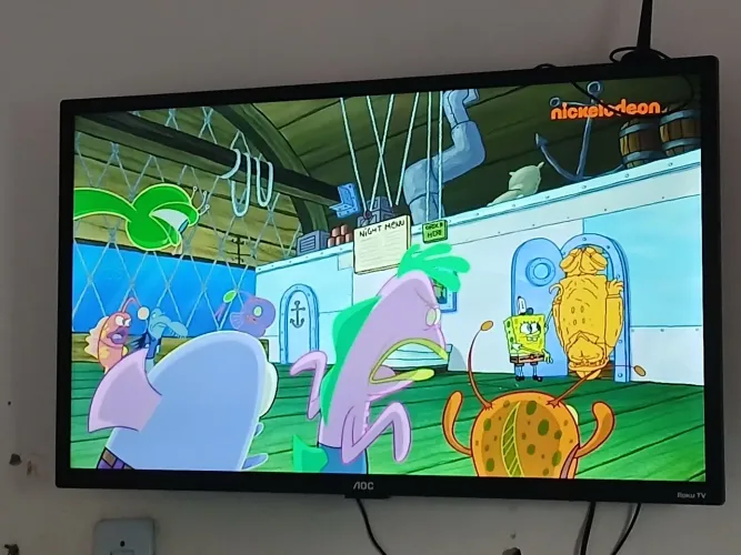 Tv roku 32 polegadas sem defeito !!!!!