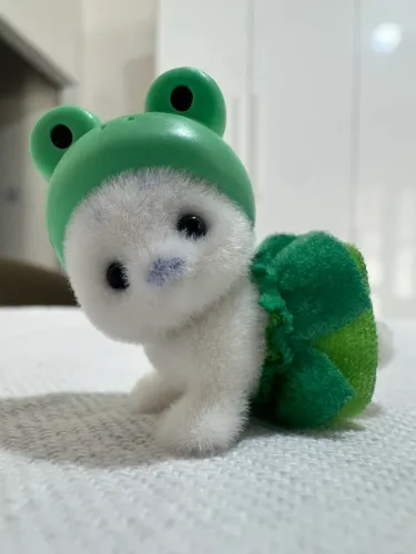 Sylvanian Families Blind Bag Bebê Foca com fantasia Sapo Epoch Japão