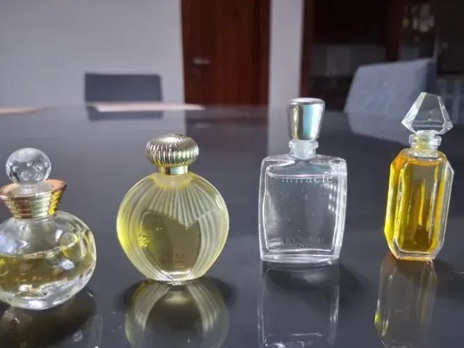 Lote de miniaturas de perfumes vintage