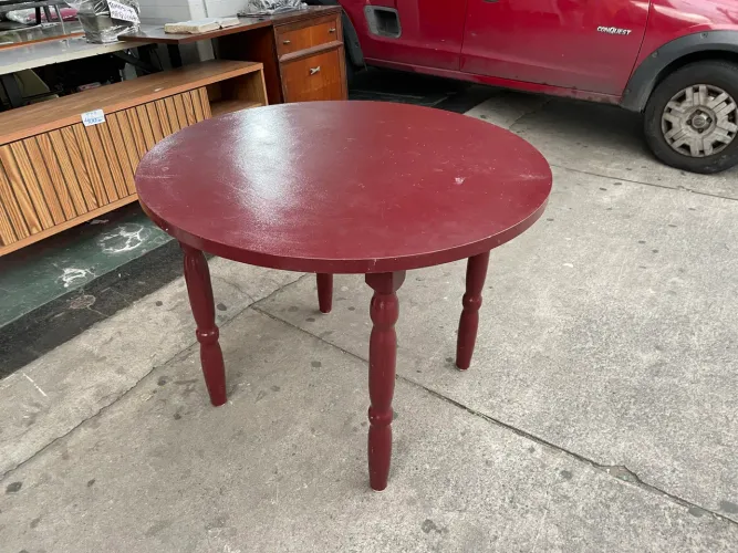 Mesa de Jantar Redonda com Tampo de MDF