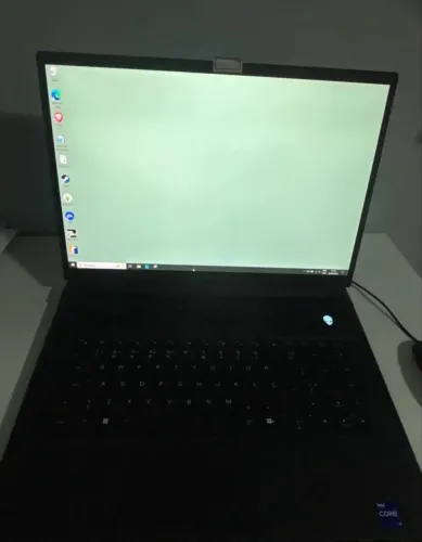 Alienware m16 r1 i9 1TB 32GB + mouse