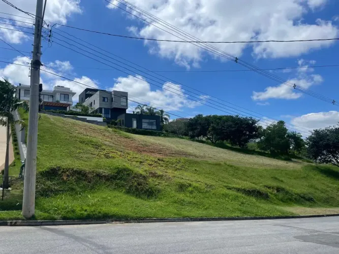 Lote/Terreno para venda tem 892 metros quadrados em Bairro Itapema - Itatiba - São Paulo