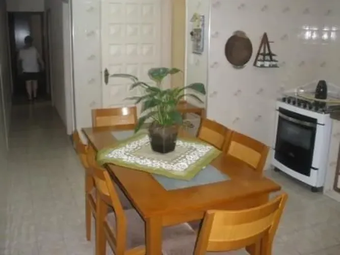 Promoção!!!Vendo mesa (sem as cadeiras)