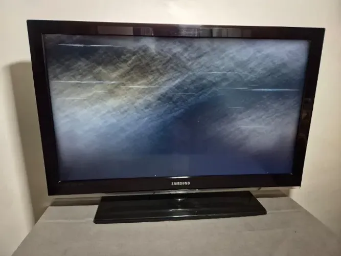  Tv Samsung 37 polegadas  com defeito na tela