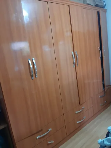 Guarda roupa 6 portas