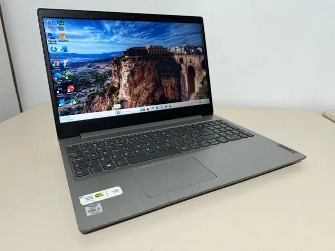 Notebook Lenovo Ideapad Core i3 10ª geração | 12GB RAM | SSD 256GB