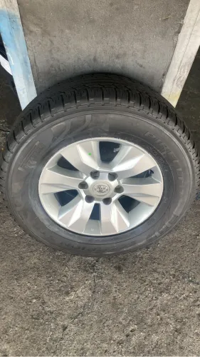 Kit Roda + Pneus aro 17 Toyota Hilux 