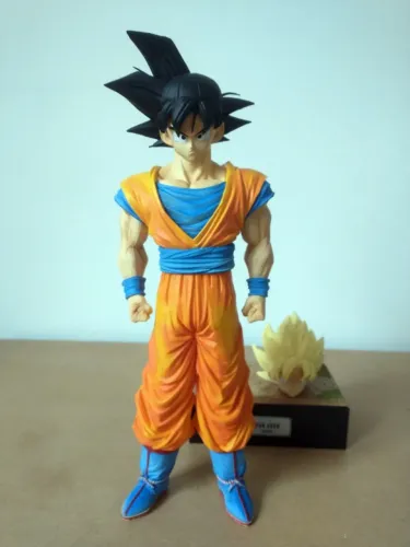 Action Figure Goku Dragon Ball Z Boneco Estátua Com Base