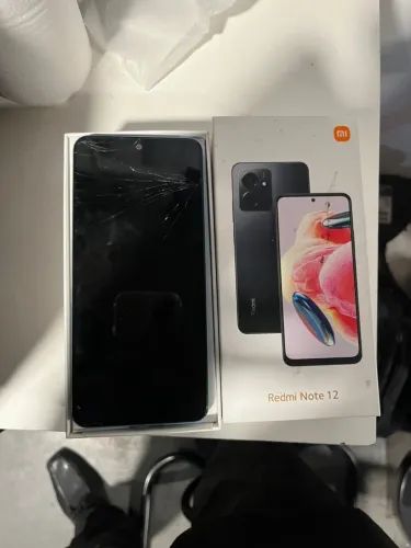 Vende se célula funcional perfeitamente com um detalhe na tela mas n interfere em nada 