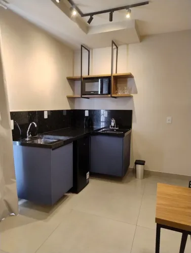 Apto tipo loft/ studio, novo, todo mobiliado, com área privativa, excelente localização