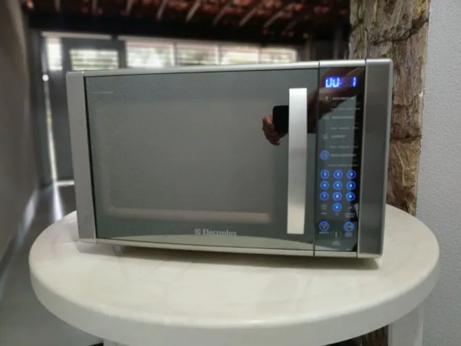 Microondas electrolux modelo mec41 31l inox 127v
