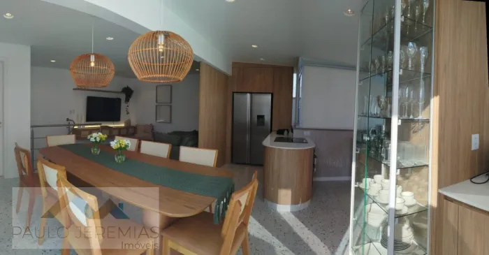 Cobertura à venda em Jurerê, Florianópolis: 118m², 3 dormitórios, 1 suíte, 3 banheiros. Co