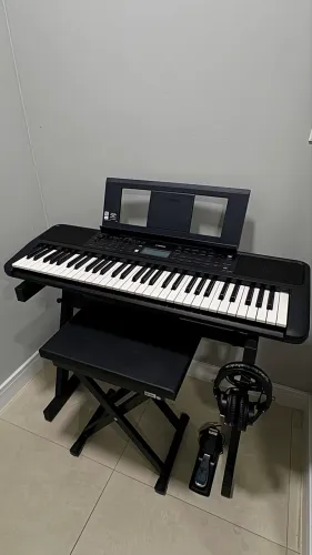 Teclado Arranjador Yamaha PSR-E383